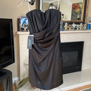 Guess by Marciano SZ 2, Little Black Mini strapless dress, can wear with straps